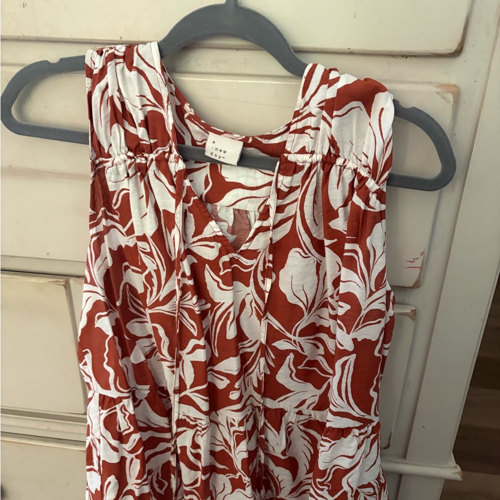 Sleeveless Rust & White Floral